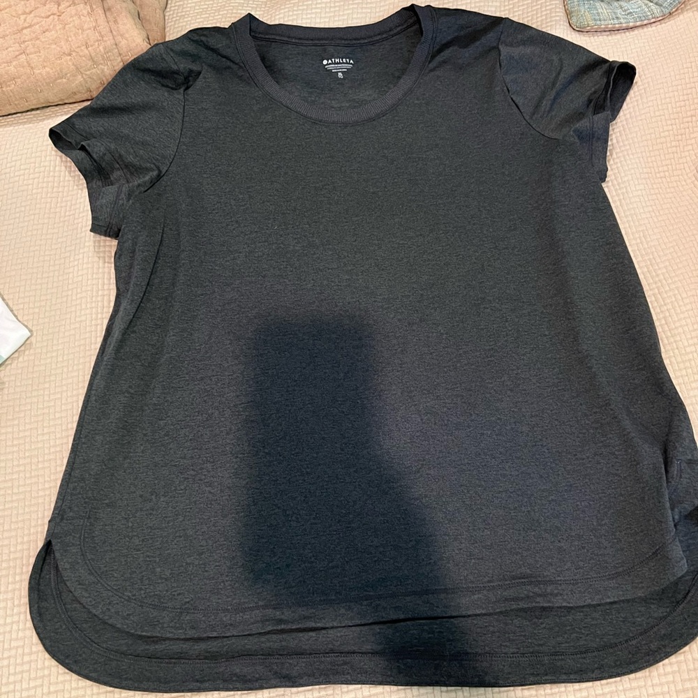 Athleta charcoal Gray T shirt